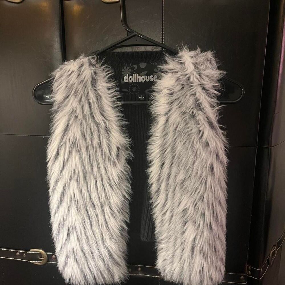 Dollhouse Women's Grey and White Gilet